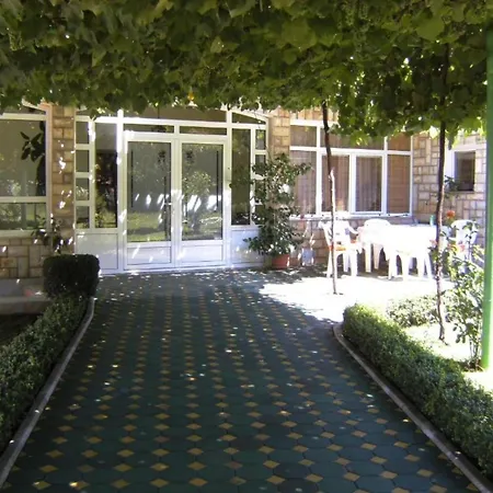 Pensjonat Elez Serenity 3*