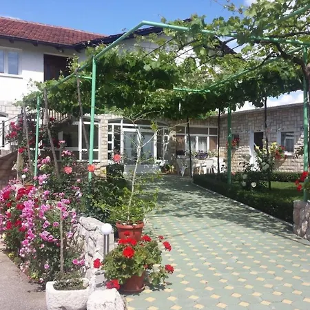 Elez Serenity Konukevi 3*